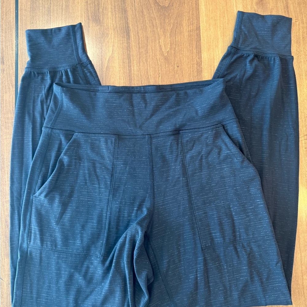 Lululemon High Rise Align Joggers 28"
